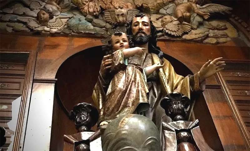 Sacerdote atribuye a San José milagro de avión que se partió y no dejó muertos