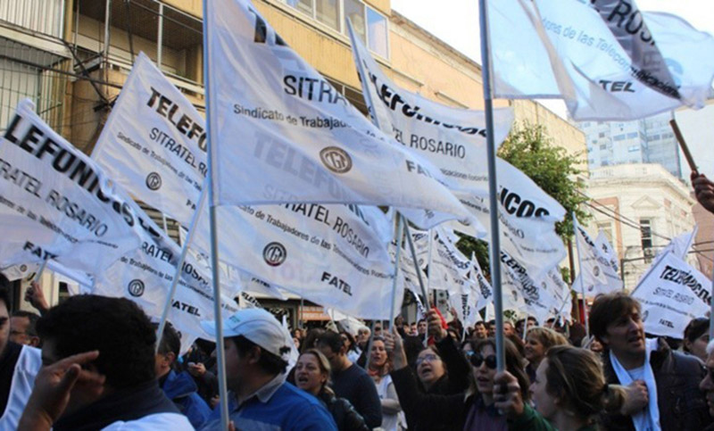 Los telefónicos recibieron un 12 % de aumento trimestral y la paritaria sigue en abril