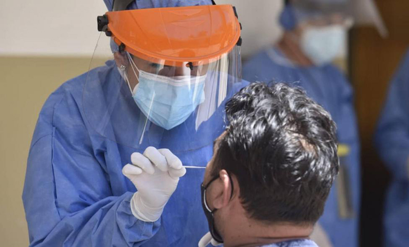 Reportaron 8.160 nuevos casos y 113 muertes por Covid-19 este viernes