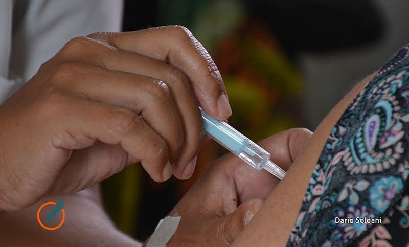 La escasez de vacunas amenaza con interrumpir el proceso de inmunización en Santa Fe
