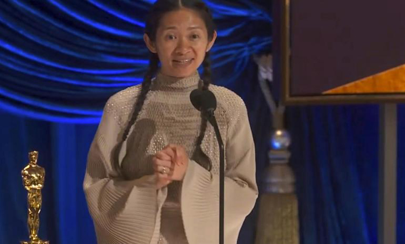 Chloé Zhao ganó el Oscar a mejor directora por Nomadland