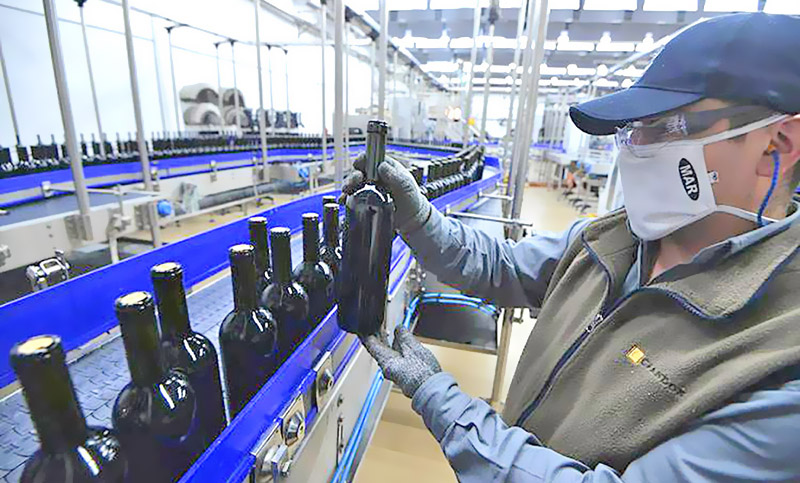 Los vitivinícolas acordaron un aumento del 57 % y un bono de $ 8.000 en paritaria