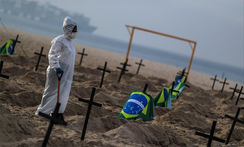 Brasil, entre fiestas clandestinas, falta de vacunas y el rechazo a las clases presenciales