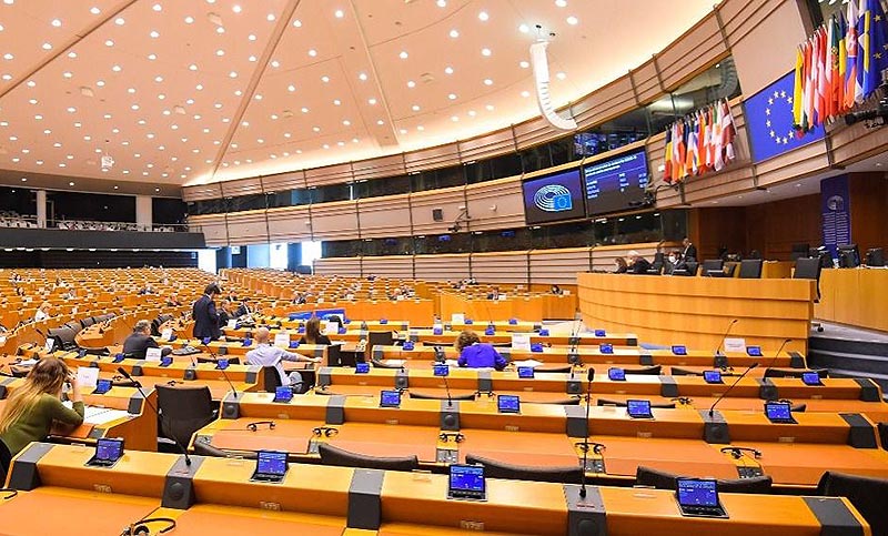 Eurodiputados votan si aprueban el acuerdo comercial posbrexit en medio de tensiones con Reino Unido