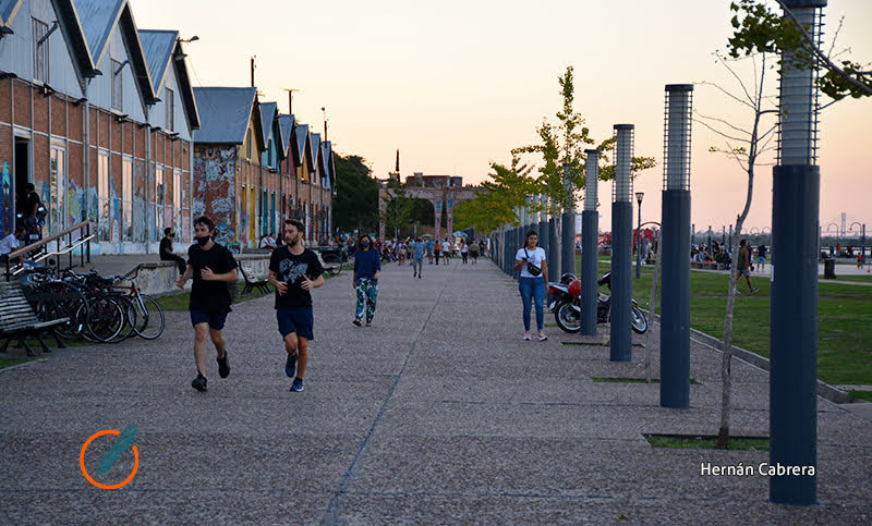Domingo otoñal y con máximas que apenas superarán los 20 grados en Rosario y la región