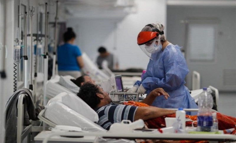 Más de la mitad de los internados en terapia intensiva son menores de 60