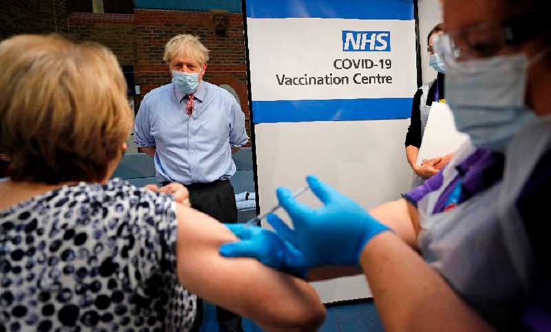 Aconsejan al Gobierno británico limitar la vacuna AstraZeneca a mayores de 30