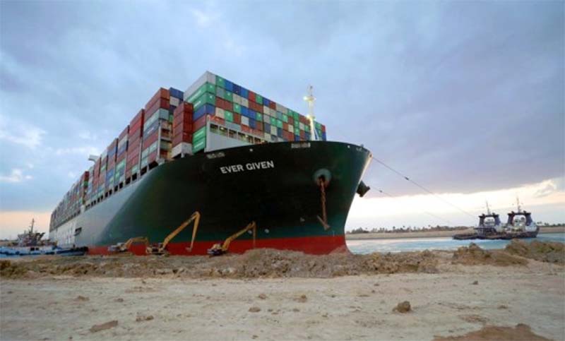 Canal de Suez de Egipto demandará una multimillonaria indemnización