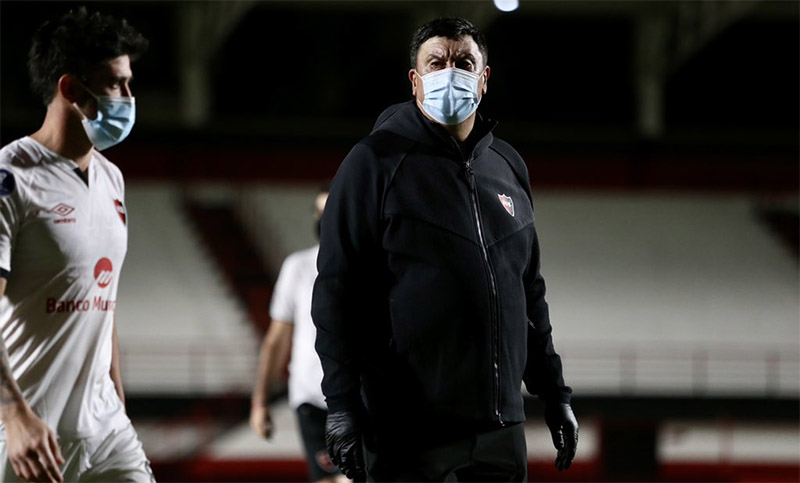 Burgos: “Es digno de ver cómo estos muchachos se entregan por Newell’s”