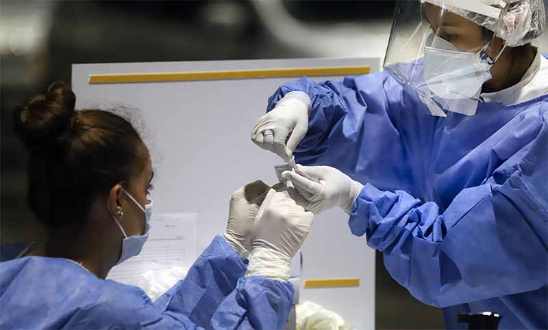 Reportaron 257 muertes y 22.420 nuevos casos de Covid en el país