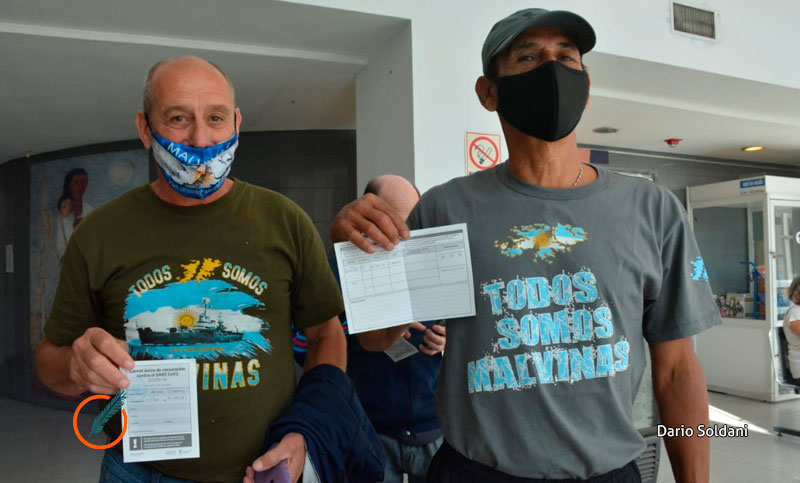 Vacunan contra el Covid a los ex combatientes que reparten comida a personas en situación de calle