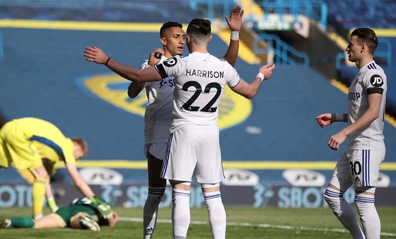 El Leeds de Bielsa se saca de encima a Sheffield United y sueña con la Liga de Europa