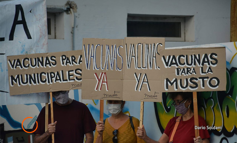 Movilización en Tránsito: trabajadores municipales de Rosario piden ser inoculados