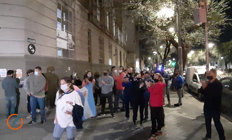 Padres de alumnos del Politécnico reclamaron por mayor presencialidad
