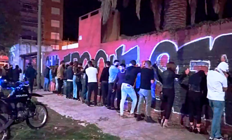Restricciones: se multiplican eventos clandestinos, clausuras y detenciones