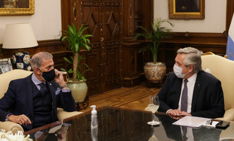 Entre críticas por el voto en la ONU, Fernández recibió a miembros de la DAIA