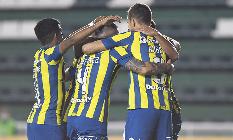 Central fue demoledor, goleó a Huachipato y dio un paso importante para la clasificación