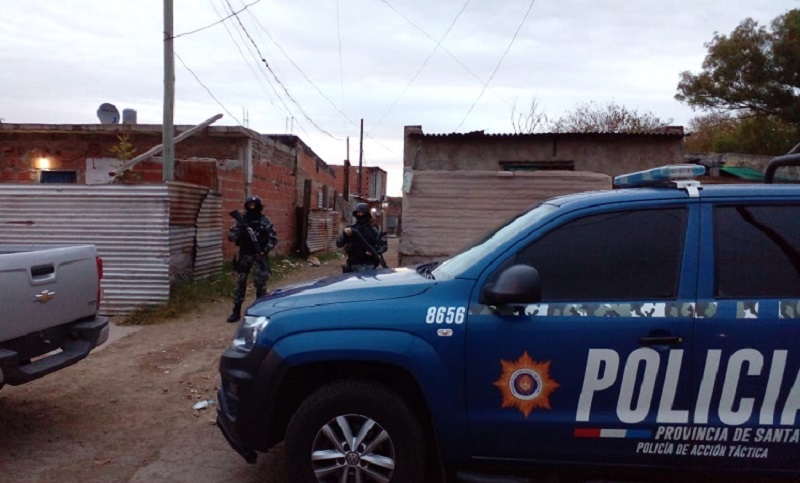 Cayó una banda que vendía droga y la ocultaba en los pañales de sus hijos