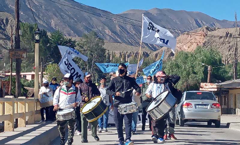 Municipales jujeños reclaman «salarios dignos» con una marcha a pie por distintas localidades