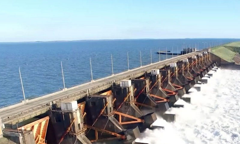 Suben artificialmente el caudal del Paraná para garantizar la navegación a través de Yacyretá