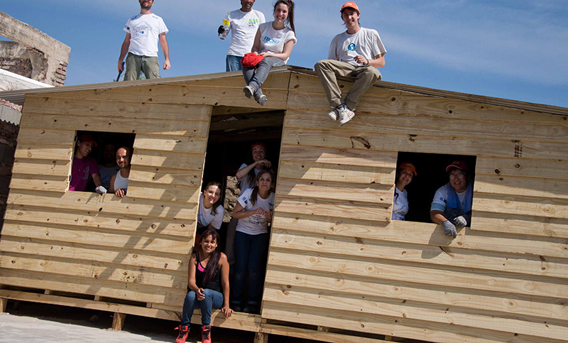 Techo recauda fondos para 40 viviendas de emergencia y 15 proyectos comunitarios
