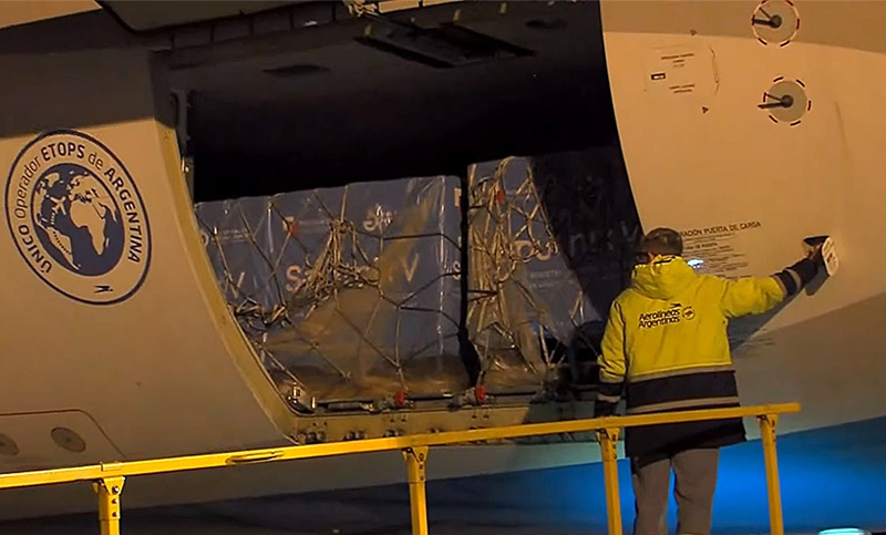 Llegó a la Argentina un nuevo vuelo con 500 mil dosis de Sputnik V