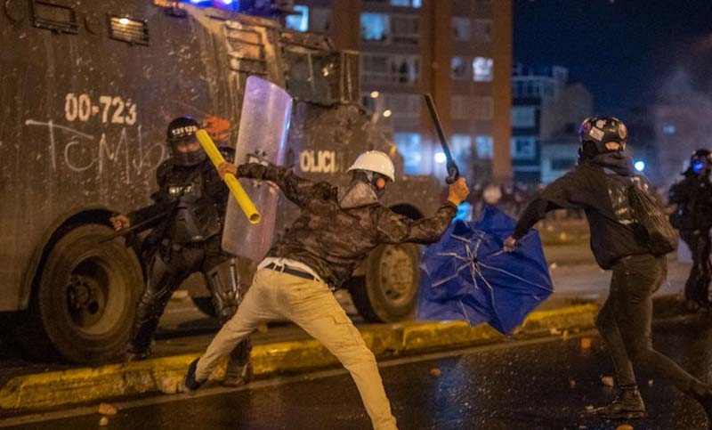 Disturbios y represión en Bogotá luego de una jornada de movilizaciones pacíficas