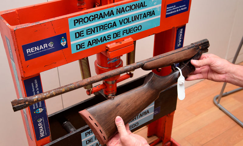Comenzó la entrega voluntaria de armas a cambio de incentivos económicos