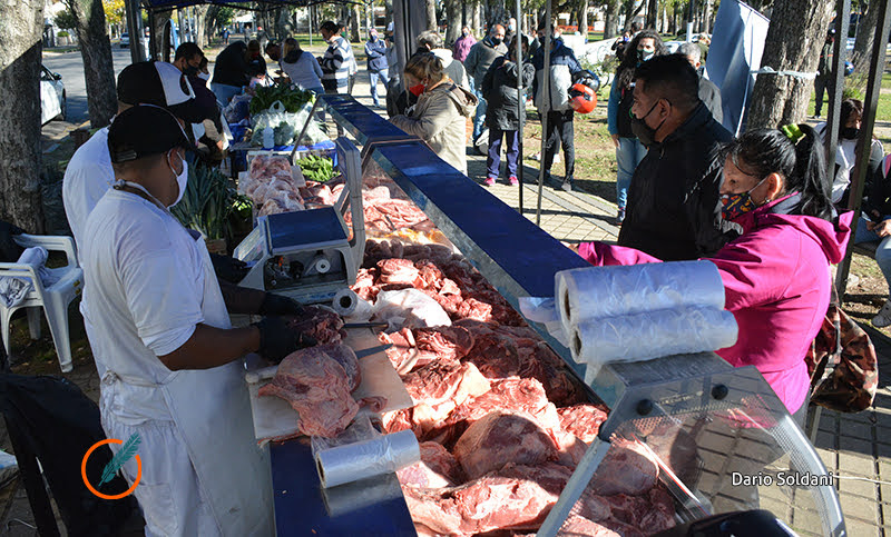 La feria itinerante de carnes y verduras llegó a zona sur