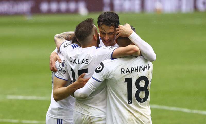 El Leeds de Bielsa superó al Tottenham y mantiene viva la chance de jugar una copa europea