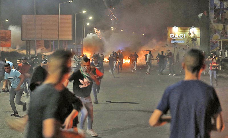 Israel intensifica su ofensiva en Gaza mientras enfrenta una ola de violencia interna
