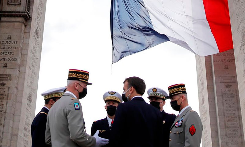 Militares de Francia escriben nueva carta advirtiendo del peligro de una guerra civil en el país