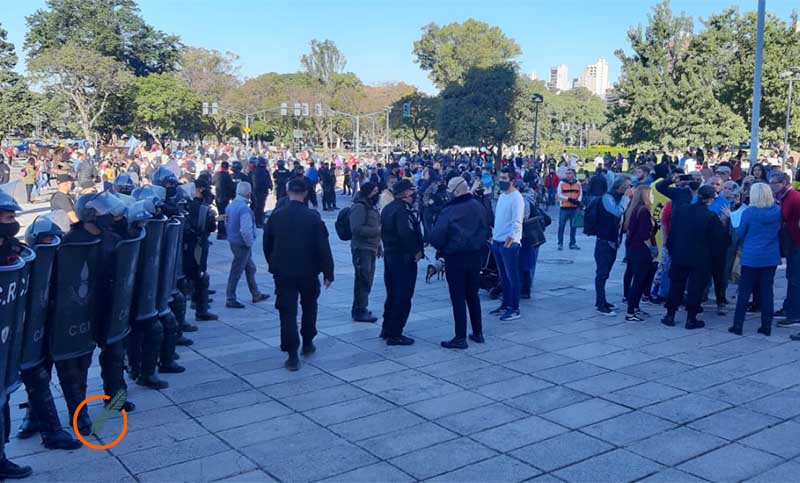 Protesta y detenidos en el Monumento: «Explicamos por las buenas, no entienden»