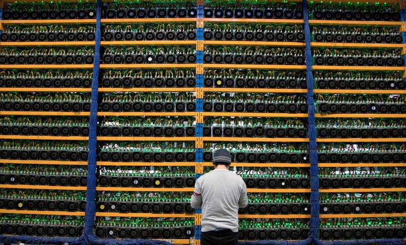 El presidente de Irán prohíbe por tiempo determinado la minería de criptomonedas por el alto consumo energético