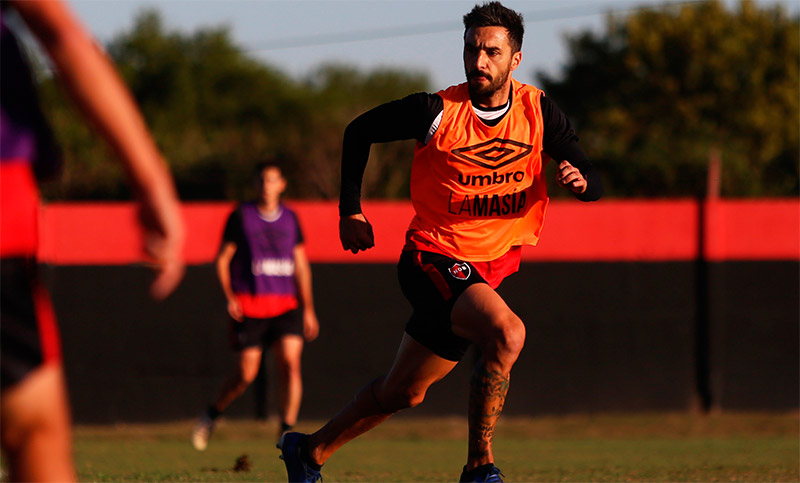 Newell’s practica en Bella Vista y viaja a Paraguay para su duelo copero