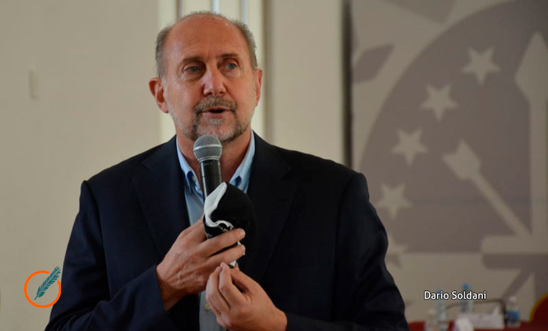 Perotti: «Si en 17 de 19 departamentos se dictan clases es porque queremos que las escuelas funcionen»