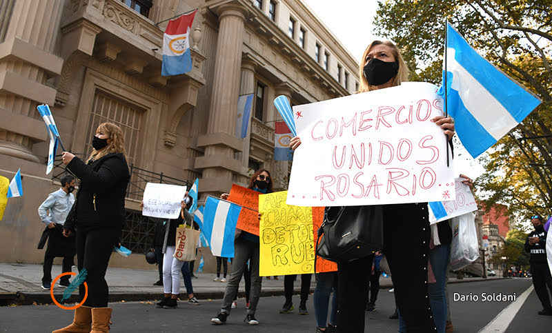 Protesta de comerciantes pidiendo la “apertura inmediata” de los locales