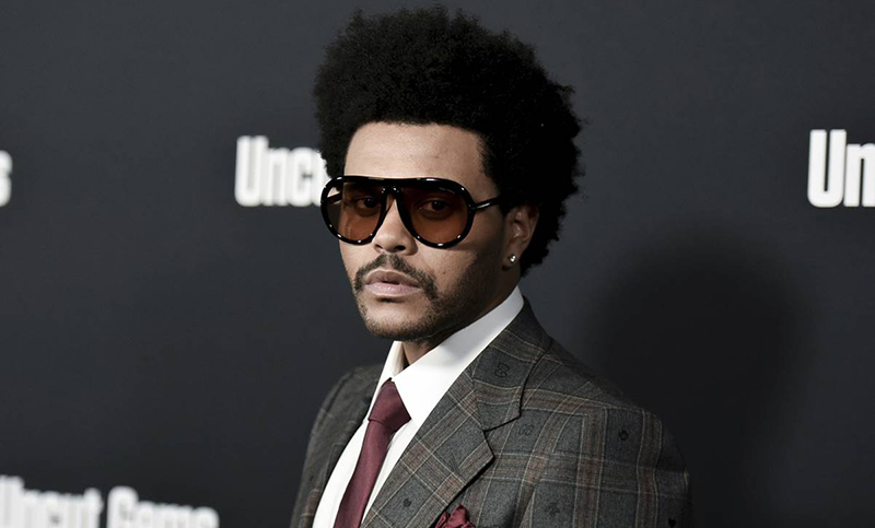 The Weeknd toma revancha de los Grammy al consagrarse en los Premios Billboard