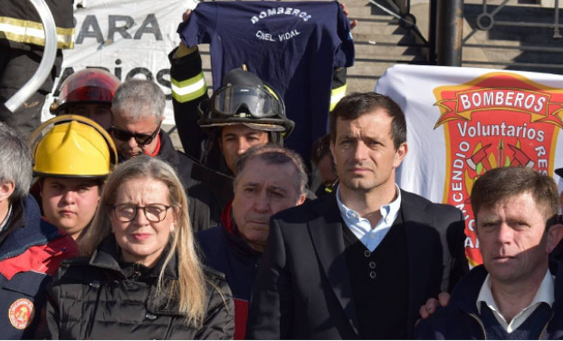 El diputado Bucca le pide a Vizzotti que se priorice la vacunación a bomberos voluntarios