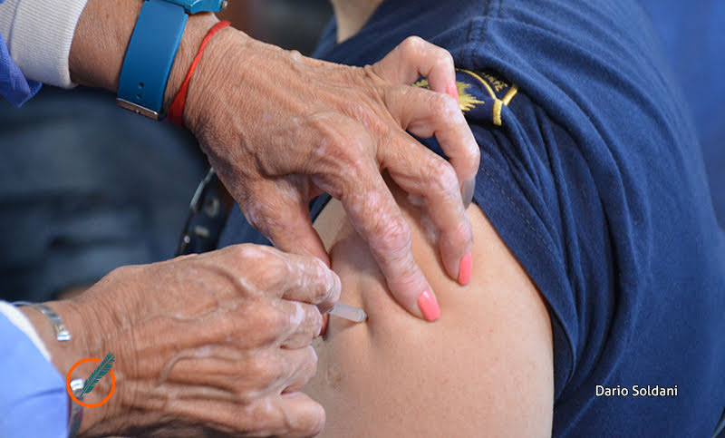 ¿Por qué duele el brazo luego de vacunarte contra el Covid-19?