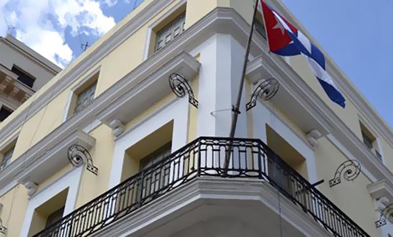 Cuba suspende desde el lunes 21 los depósitos de dólares en efectivo