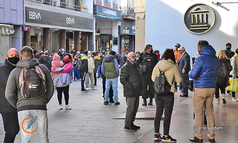 Los bancarios lograron adelantar la reapertura de la paritaria para el 14 de junio