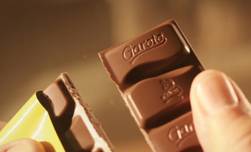 Tras el robo de un camión prohíben la comercialización de dos lotes de chocolate Nestlé