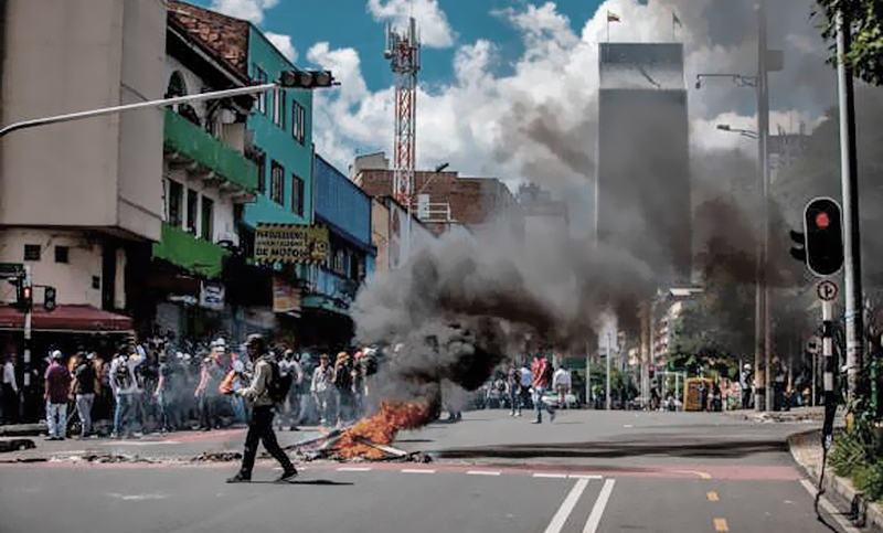 Hubo nuevas manifestaciones y disturbios en protestas a dos meses del estallido social en Colombia