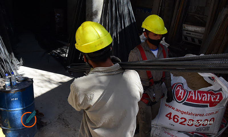 Construcción e industria repuntaron en abril, tras debacle en 2020