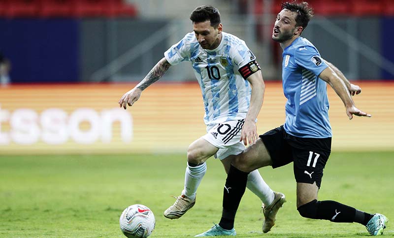 Con Messi de arranque, Argentina se mide esta noche con Paraguay