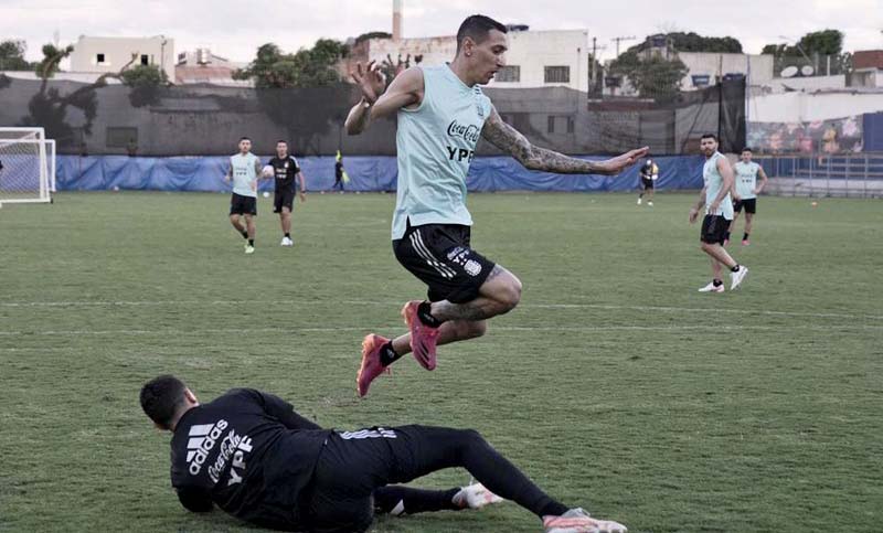 Argentina tendría dos cambios para enfrentar a Paraguay