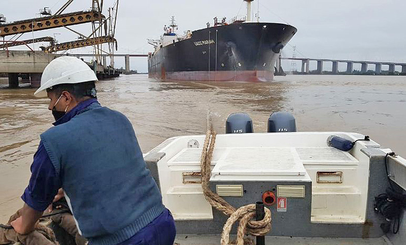 Portuarios y marítimos del Cordón Industrial pararán este viernes para reclamar vacunas