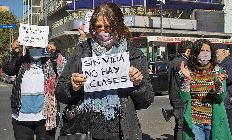 Finaliza otra semana de protestas de docentes porteños con semaforazo y radio abierta