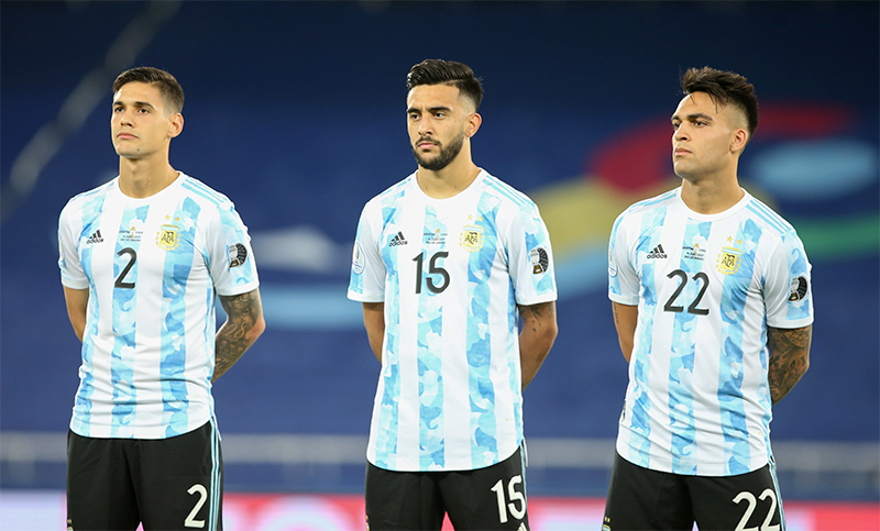 Argentina se mide ante Uruguay, con ambos equipos en búsqueda del primer triunfo